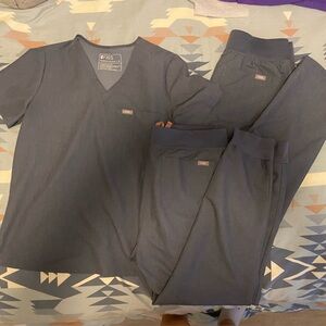 Figs 3 Piece Scrub Set